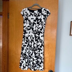 Elle Monochrome Floral Midi Dress